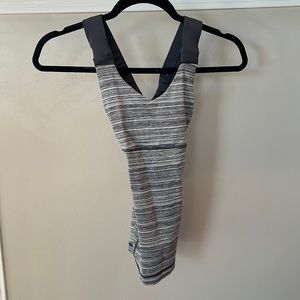 Lululemon tank size 4